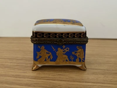 OC & Co. Trinket Box Hinge Top Chest Blue/Gold 6.5 x 4 x 5.5cm - Image 1 of 4