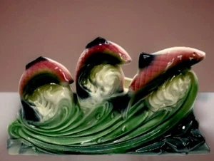 Very RARE VTG Royal Copley Green Pink & Blue Hand Painted Jumping Salmon Planter - Picture 1 of 7
