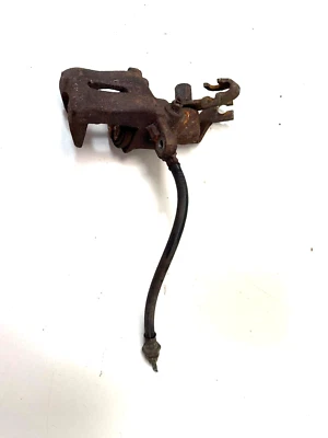 1981 - 1983 Datsun 280ZX 左/驾驶员侧后制动卡钳支架原始设备制造商 — 第 1/4 张图片