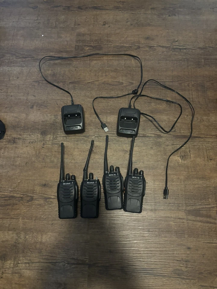 Arcshell WT0004R Two-Way Radios with Earpiece, Black - Pack of 4 - Image 1 of 1