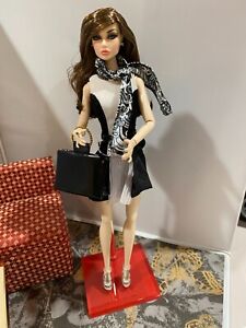 INTEGRITY POPPY PARKER OUTFIT ACCESSORY (NO DOLL) & BARBIE BASIC EXTRAS