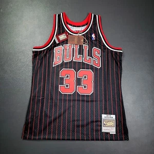 100% Authentic Scottie Pippen Mitchell Ness 95 96 Bulls Jersey Size 44 L Mens - Picture 1 of 6