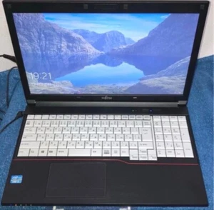 Fujitsu Lifebook A573/G Intel Core i3 HDD 320GB RAM 2GB 15.6 inch Wide - Picture 1 of 9