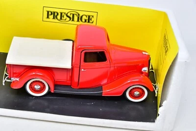 Camion Ford Pick Up Baché Pompiers Beverly Hills - Solido Prestige 8003 - 1/18 - Immagine 1 di 3