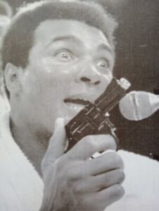 It Was A Toy Pistol Muhammad Ali Vs. Joe Frazier Original Press Photo 1975
