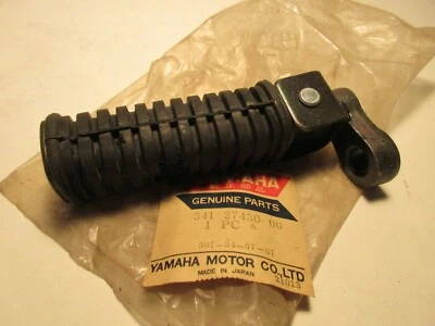 XS1 XS2 TX650 TX750 REPOSAPIÉS TRASERO Foto 1 de 3