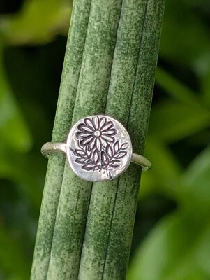 Sweet Hand Stamped Flower Artisan Sterling Silver Ring Sz5.25 .A12e - Image 1 of 4