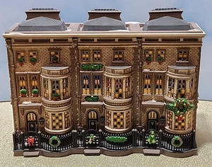 Dept 56 Dickens Village Series Mulberrie Court Retired - Bild 1 von 14