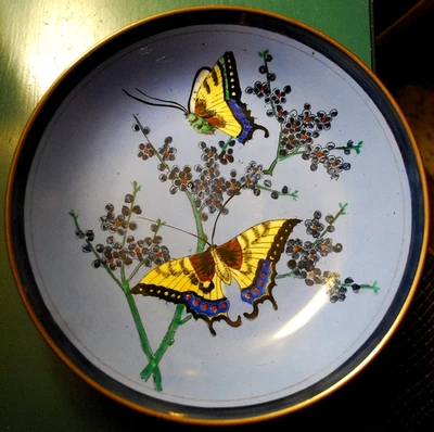 CUENCO DE PORCELANA CHINA/FRANCESA DE COLECCIÓN EN ESTUCHE DE LATÓN Mariposas pintadas a mano AZUL 9" Foto 1 de 4