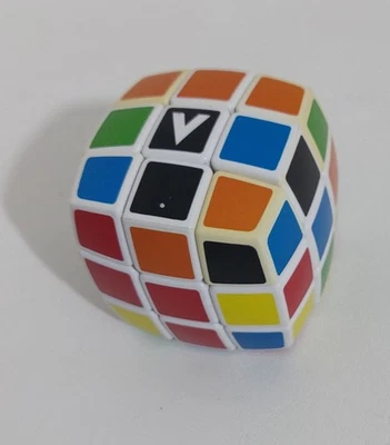 92896 V-Cube 3b Pillow Magic Cube. White Base - Immagine 1 di 4