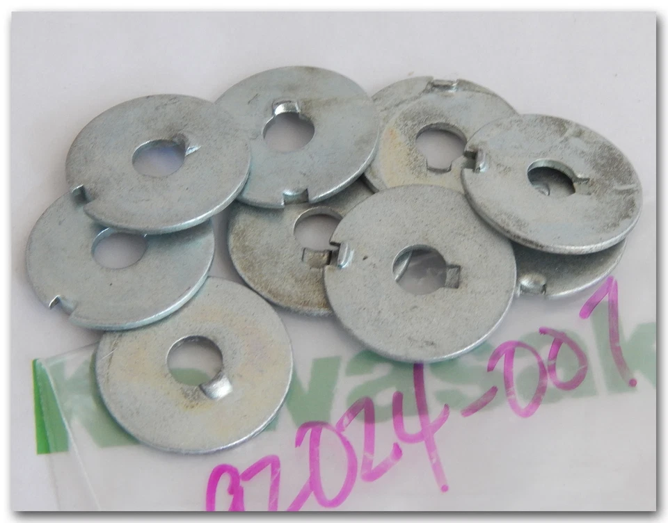 KAWASAKI A1 A1SS 250 A7 A7SS 350 ROTARY VALVE 8MM LOCK WASHER 92024-007 QTY.9 - Image 1 of 1