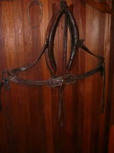 TOP Super Deko Sammlung alt Ochse Kummet Sense Wagenrad Tragholz Schafshalsband - Bild 1 von 5