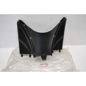 Pannello inferiore controscudo interno Leg shield lower panel Yamaha Majesty 125 - Foto 1 di 4