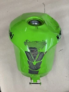 2003 2004 Kawasaki Ninja Zx6r 636 Gas Tank Fuel Cell Reservoir Petrol Oem #0071 - Picture 1 of 11