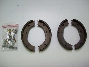 Mercedes W114 W115 /8 W116 Satz Bremsbacken (Handbremse) - Bild 1 von 1
