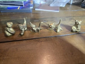Vintage Miniatur Messing entzückende 5 Katzen Figur - Bild 1 von 7