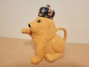 Vintage Royal Lion w/ Crown Teapot, Made in England Novelty P&K Price Kensington - Picture 1 of 7