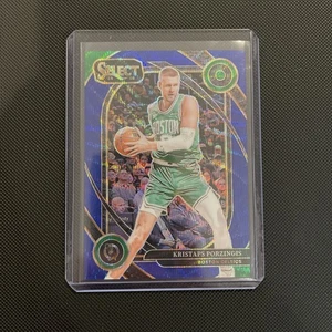 Kristaps Porzingis 2024-25 Select #232 Blue Wave Prizm #/75 - Imagen 1 de 2