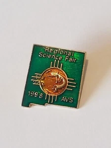 Regional Science 1998 Pinback B8 - Picture 1 of 3