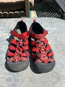 Keen Newport H2 Shoes Sandals Big Kids Youth Size 7 Red Washable - Picture 1 of 7