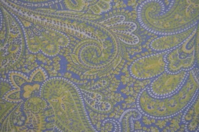 18 Yardas Disponibles/PAISLEY BRILLANTE VINTAGE/AZUL Y AMARILLO/MED. PESO / 100% ALGODÓN Foto 1 de 4