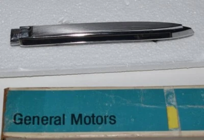 NOS 1972-74 CADILLAC DEVILLE CALAIS FLEETWOOD HOOD FRONT CENTER MOLDING 3633750 - Image 1 of 4