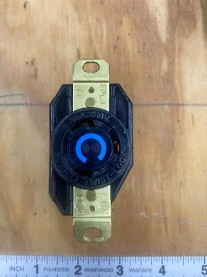 Hubbell HBL2620 L6-30R Twist-Lock 30A 250V Receptacle - Image 1 of 4