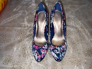 M & S INSOLIA LADIES BLUE FLORAL COURT SHOES SIZE 5.5 NEW - Picture 1 of 4