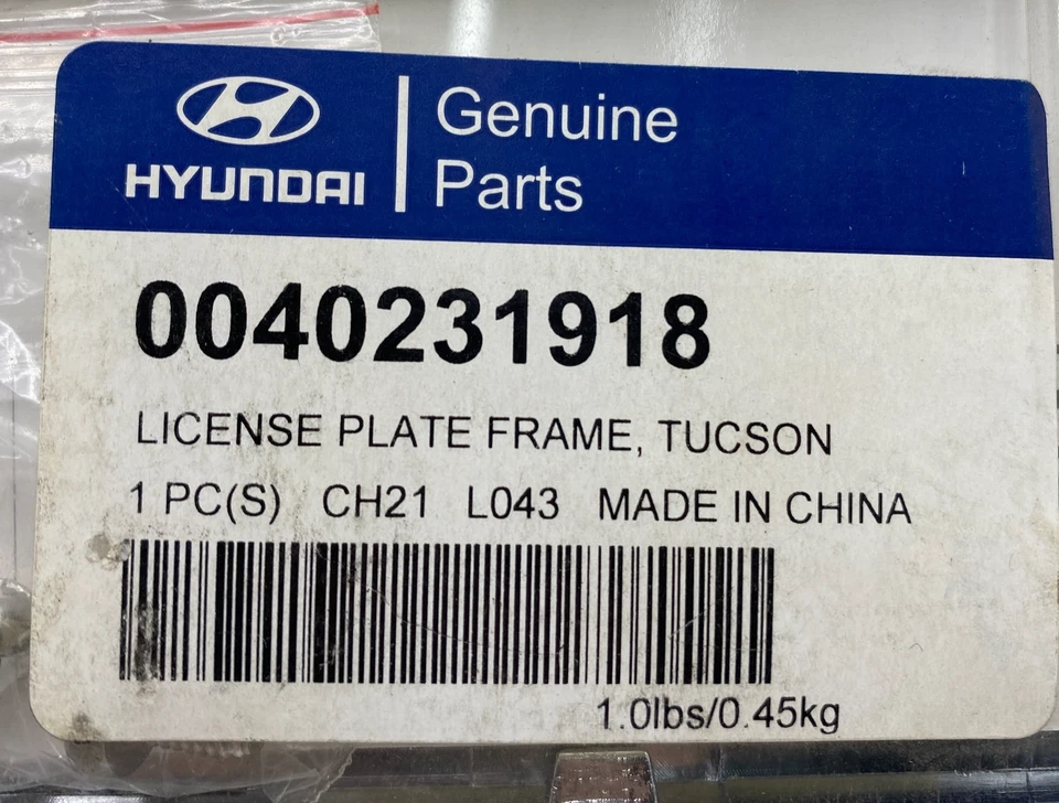 Marco de placa de licencia Hyundai originales 00402-31918 2010-2017 Hyundai Tucson. Foto 1 de 4