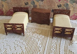 Menge 3 Vintage 1940-1950 Ära Renwal Puppenhaus Schlafzimmer Möbel Stücke #8 - Bild 1 von 6