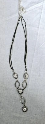 Collar Alfani tono plata gota en Y capas con cristales transparentes J12-1949 Foto 1 de 4