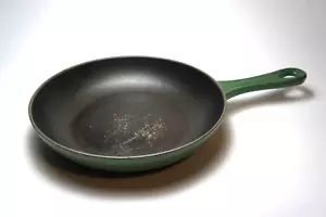 Le Creuset Green Cast Iron Frying Pan 8 Inches Collectable Cookware - Picture 1 of 7
