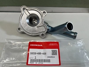 HONDA WATER PUMP COVER 2018 - 2023 CRF250R CRF250X OEM NEW GENUINE 19220-K95-671 - Bild 1 von 2