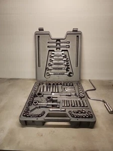 Juego de herramientas manuales de extensión, zócalo, trinquete mixto Craftsman U7 82 piezas con estuche Ms3 - Imagen 1 de 17