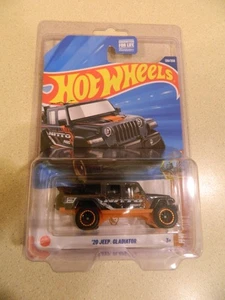 2025 Hot Wheels Super Treasure Hunt '20 Jeep Gladiator + Protector - Picture 1 of 7