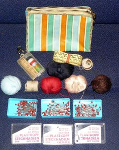 Nähtäschchen Zip-Tasche DDR mit Inhalt Nadeln Garn - Bild 1 von 4