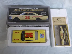 University of Racing Legends JUNIOR JOHNSON'S No. 26 '65 FORD GALAXIE 1:24 NEW - Picture 1 of 3