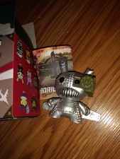 KIDROBOT DUNNY ART OF WAR DRILONE A-10 TANK DESTROYER SILVER RARE W/BOX & CARD
