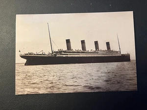A T LIGHTOLLER (8) - SOHN DES 2. OFFIZIERS DER TITANIC - SIGNIERTE TITANISCHE POSTKARTE - Bild 1 von 2