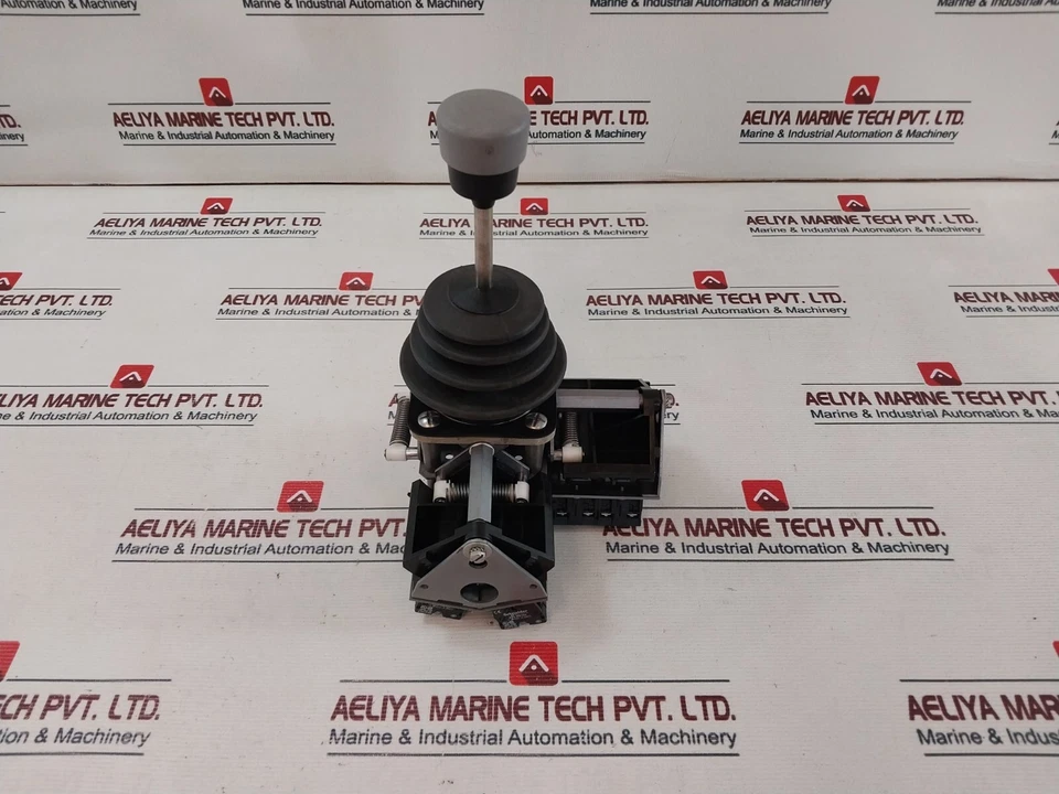 SCHNEIDER ELECTRIC XKDF14340340 Joystick Controller ZB2-BE102 A600-Q600 - Image 1 of 4