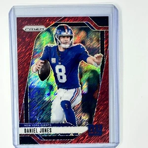 DANIEL JONES 2024 PANINI PRIZM FOOTBALL #212 FOTL RED SHIMMER /35 - Imagen 1 de 3