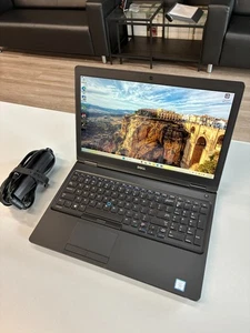 Dell Latitude 5580 Touch 15.6" / i7-7820HQ / RAM 32Gb / GeForce 940MX / SSD 512 - Picture 1 of 14