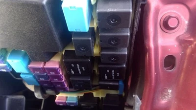 Motor de caja de fusibles con lámpara de nivel de lavadora compatible con 10-12 MAZDA CX-7 161120 Foto 1 de 4