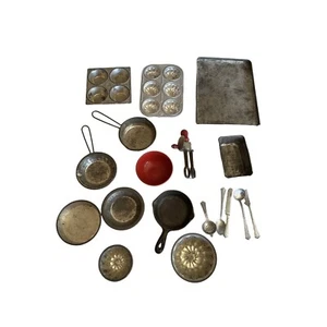 Vintage Play Doll Child Miniature Metal Kitchenware Set - Picture 1 of 8