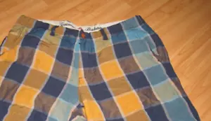 TOMMY BAHAMA Men's Sz 32 Linen Rayon (Washable) Shorts Blue Tan Check 9" Inseam - Picture 1 of 5