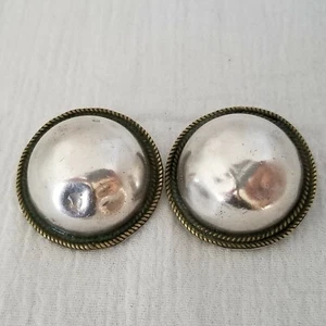 Vintage Taxco Sterling Silver Hand Hammered Round Clip-on Earrings Mixed Metal - Picture 1 of 5