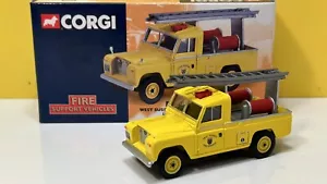 CORGI FIRE SUPPORT 07106 1:43 LAND ROVER WEST SUSSEX FIRE BRIGADE / MIB - Picture 1 of 8