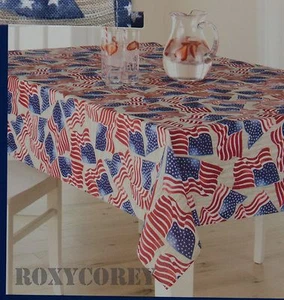 Mantel Celebrate Americana Together con Estampado Bandera Americana 60x84 Oblongo Nuevo con Etiquetas - Imagen 1 de 2