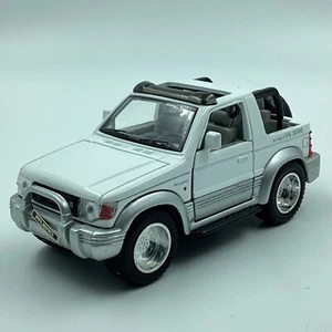 1:24 Mitsubishi Pajero - Die-Cast Model Car - SS 5109-10 - Picture 1 of 5