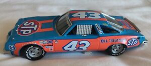 1992 Franklin Mint '77 Olds Richard Petty 1:24 Scale mint condition. No box.